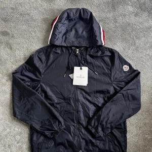 Moncler windbraker  - Helt ny, storlek S passar Xs