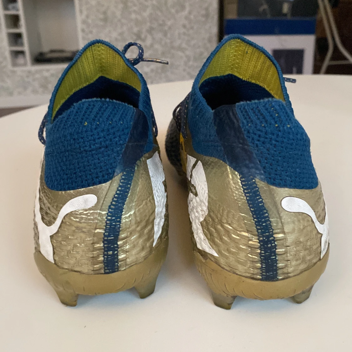 Blå-guld Puma fotbollsskor - 1