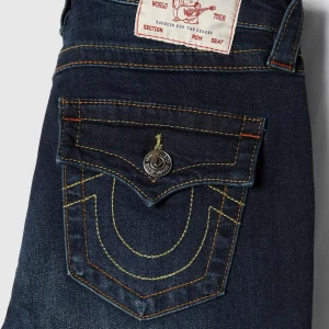 True Religion bootcut jeans mörkblå - Mörkblå bootcut jeans från True Religion i bra skick 💕