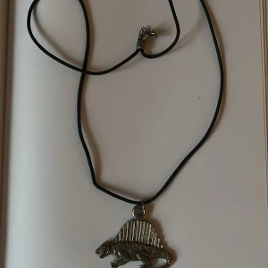 Smycken - Pris diskuteras vid intresse🤷‍♀️