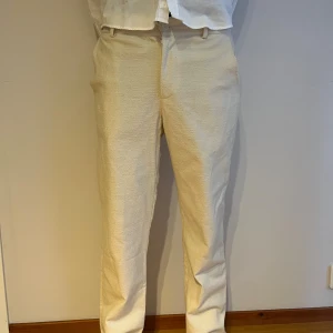 Vsmine byxor S - Vsmine byxor beige linneaktigt strl S Tags, mm finns kvar har aldrig använt de så pris kan även diskuteras! 