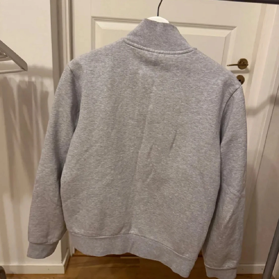 Grå ziptröja från Lacoste - 2