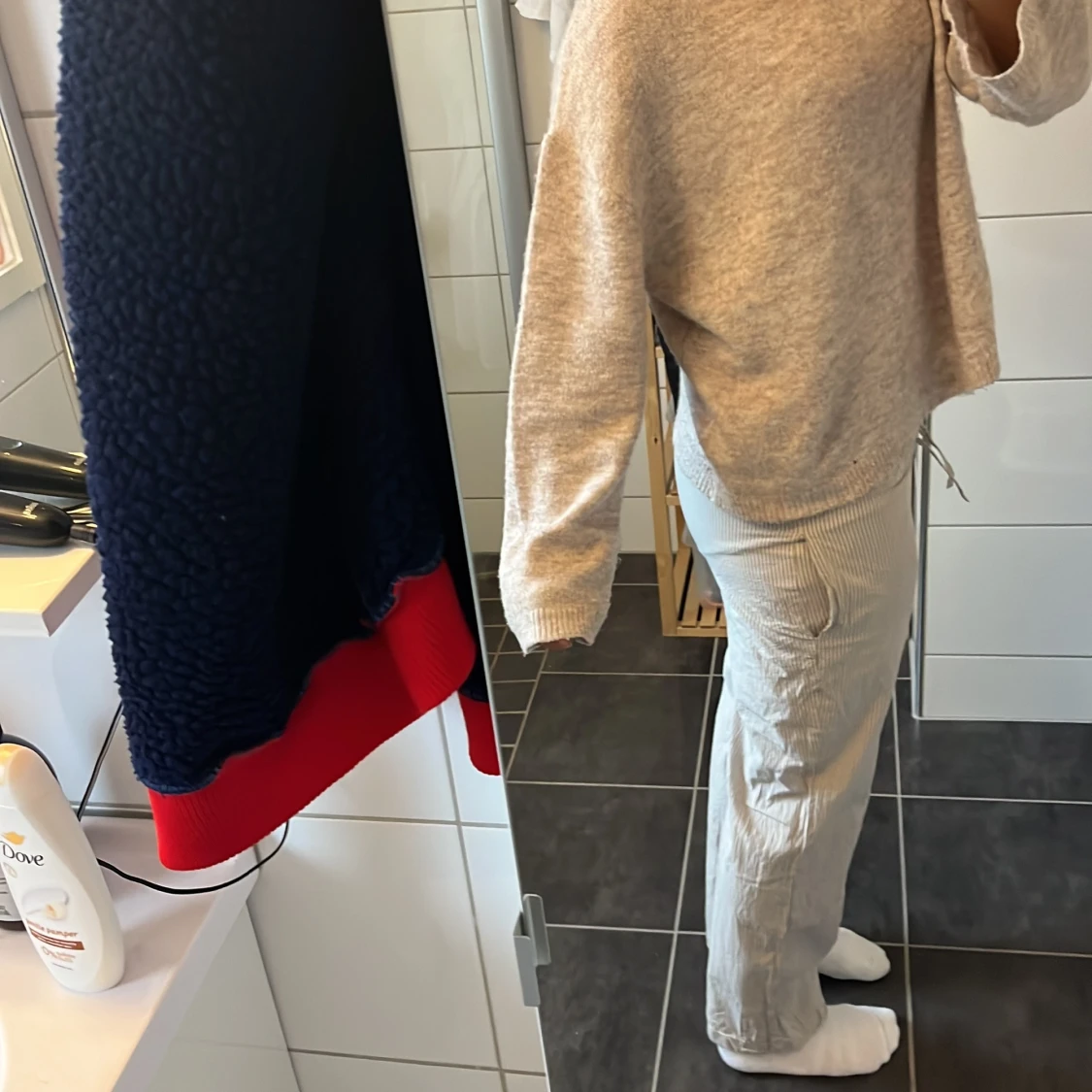 Randiga vida byxor med snörning