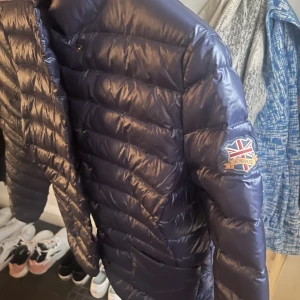 Vårjacka - Jätte najs vårjacka från märket Newhouse. Nypris på över 2000kr. Skit snygg för våren nu 