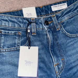 Tiger of Sweden Jeans - Tjenare, säljer nu ett par helt nya Tiger of Sweden jeans då de inte passade. Byxorna är aldrig använda och har alla lappar kvar. Byxorna är i storlek W25, L30. Hör av er vid frågor!