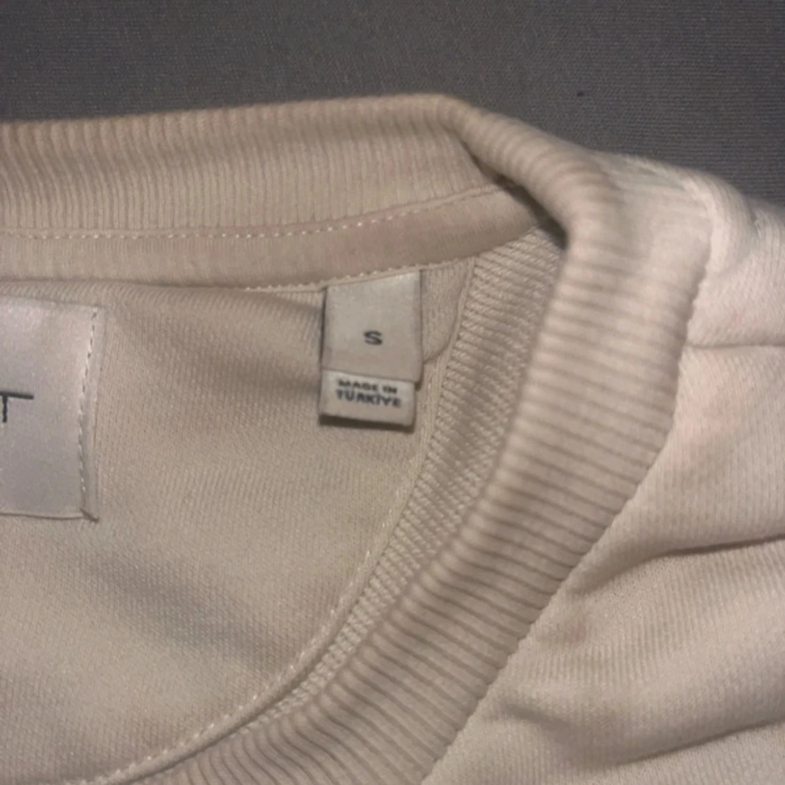 Beige sweatshirt från GANT, storlek S - 2