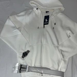 Polo Hoodie - Skit snygg och stilren Vit Polo Raulph Laurent Hoodie i Nyskick