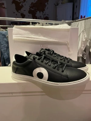 Oliver Cabell skor - Intressekoll på mina Oliver Cabell skor!           Storlek 43 | Skick 10/10 Helt nya | Färg Daybreak