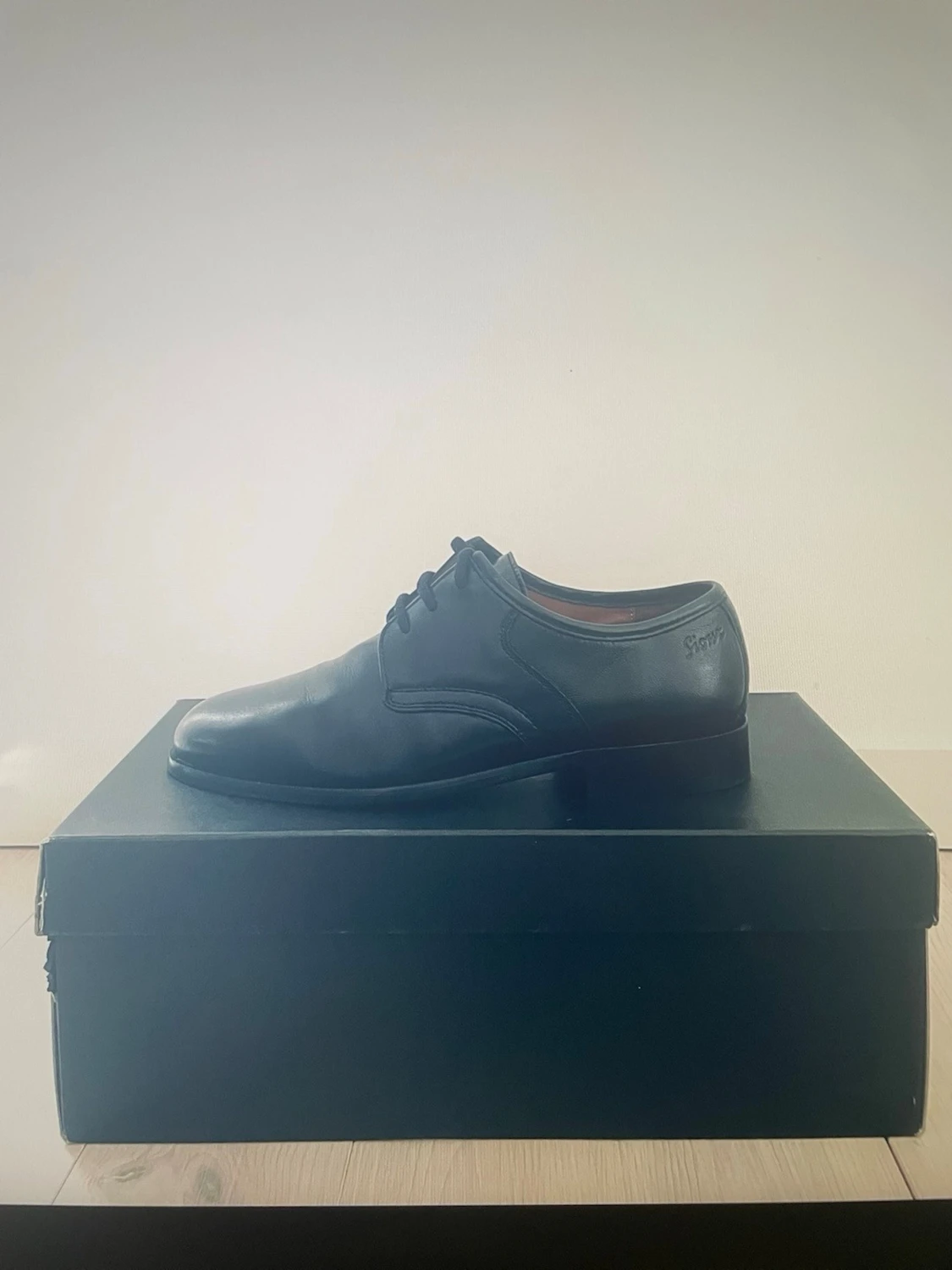 Svarta skinnskor från Sioux