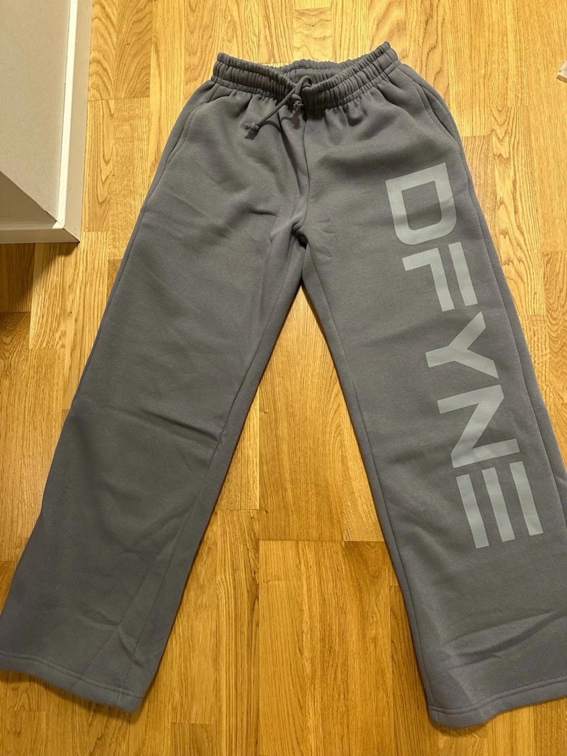 DFYNE grå wide leg joggers - 1