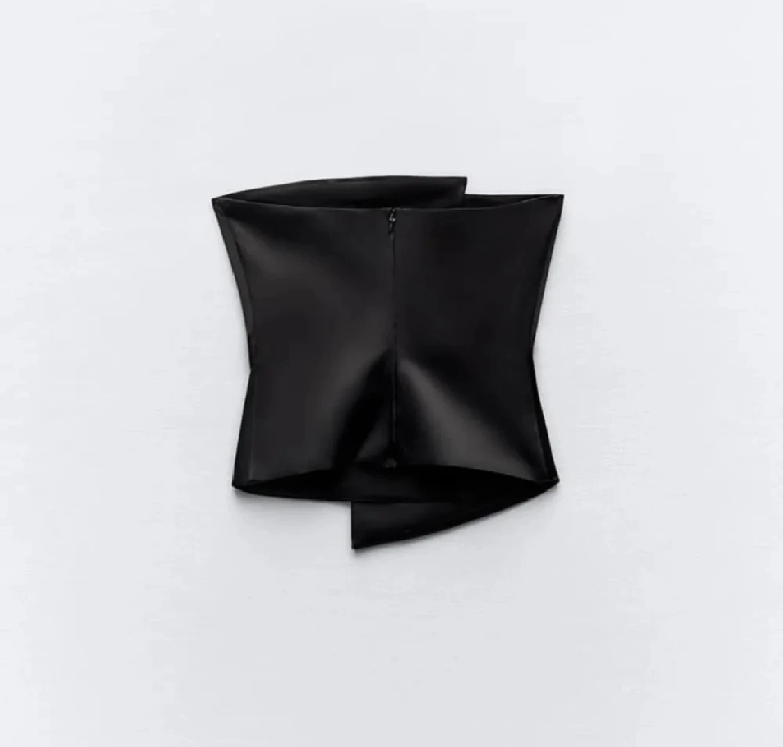 Svart asymmetrisk tubtopp från Zara - 2