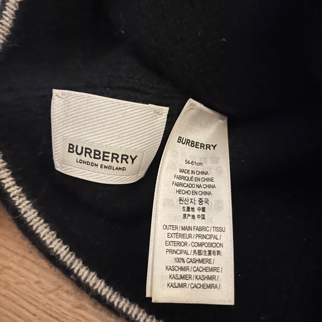 Svart Burberry mössa i kashmir - 3