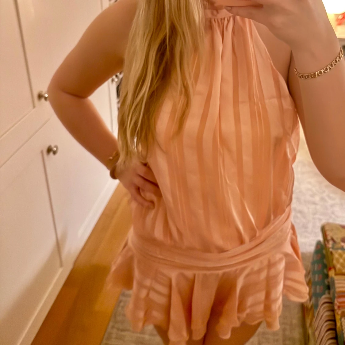 Peachfärgad kortklänning från Peppermayo - 4