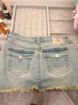 jeanskjol från True Religion - aldrig användt