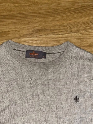 Morris tröja  - En bra skick Morris tröja för endast 799kr. Passar s och m