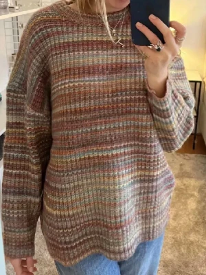 Stickad tröja zara - Jättefin stickad från zara i M