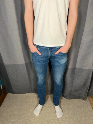 Replay jeans  - Tja!| Säljer detta paret feta jeans från Replay!| Modell:Rik(slim)!| Kontakta mig vid minsta fråga!| Pris alltid diskuterbart!| //Nils