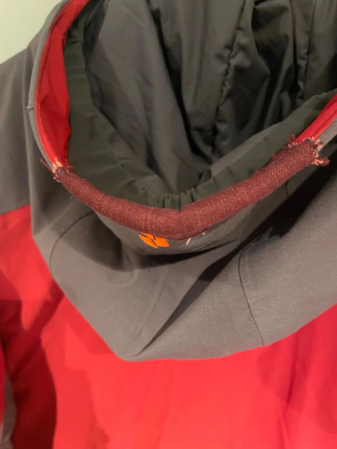 Röd och grå vindjacka Peak Performance - 3