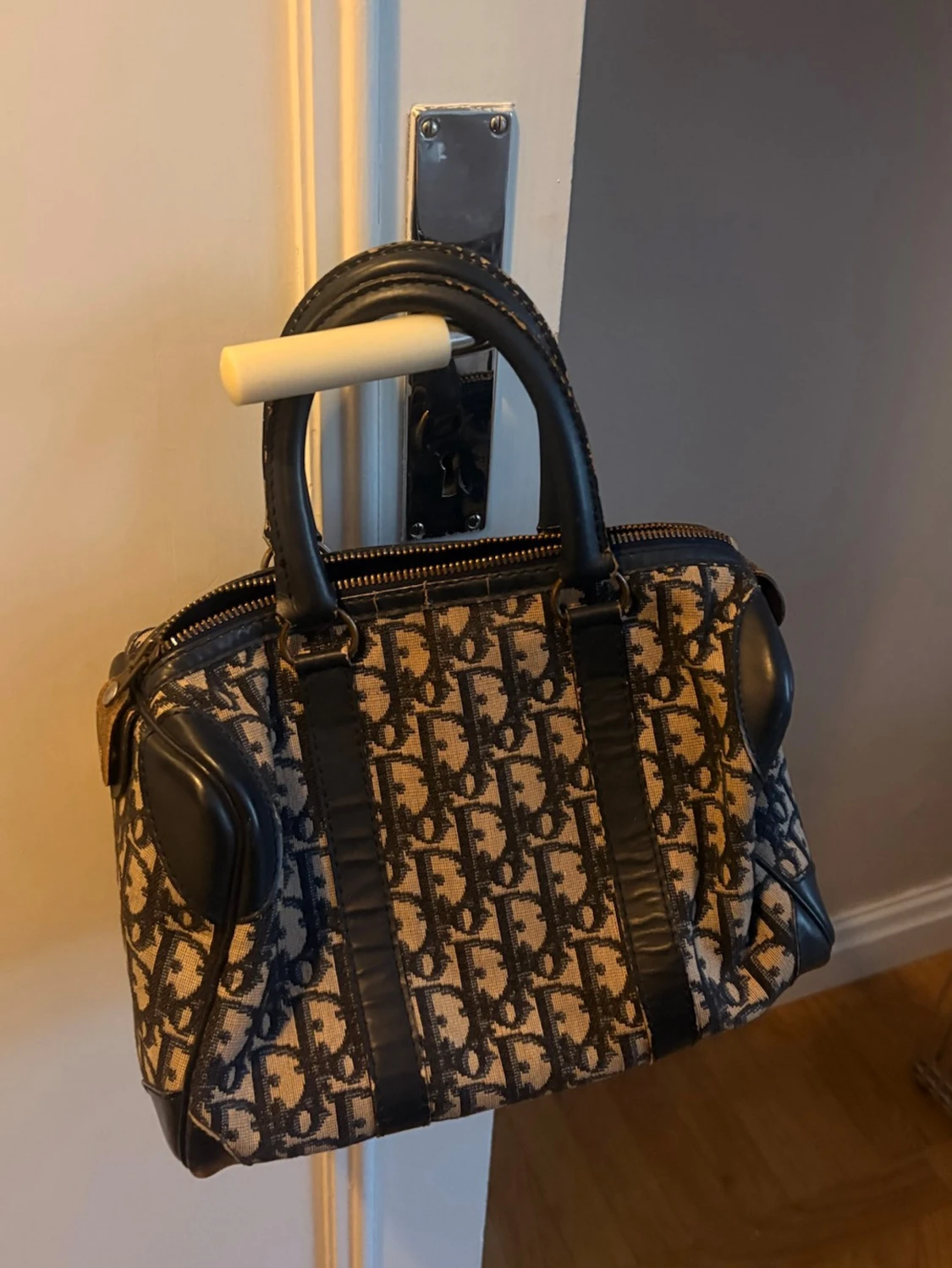 Dior monogram handväska i skinn