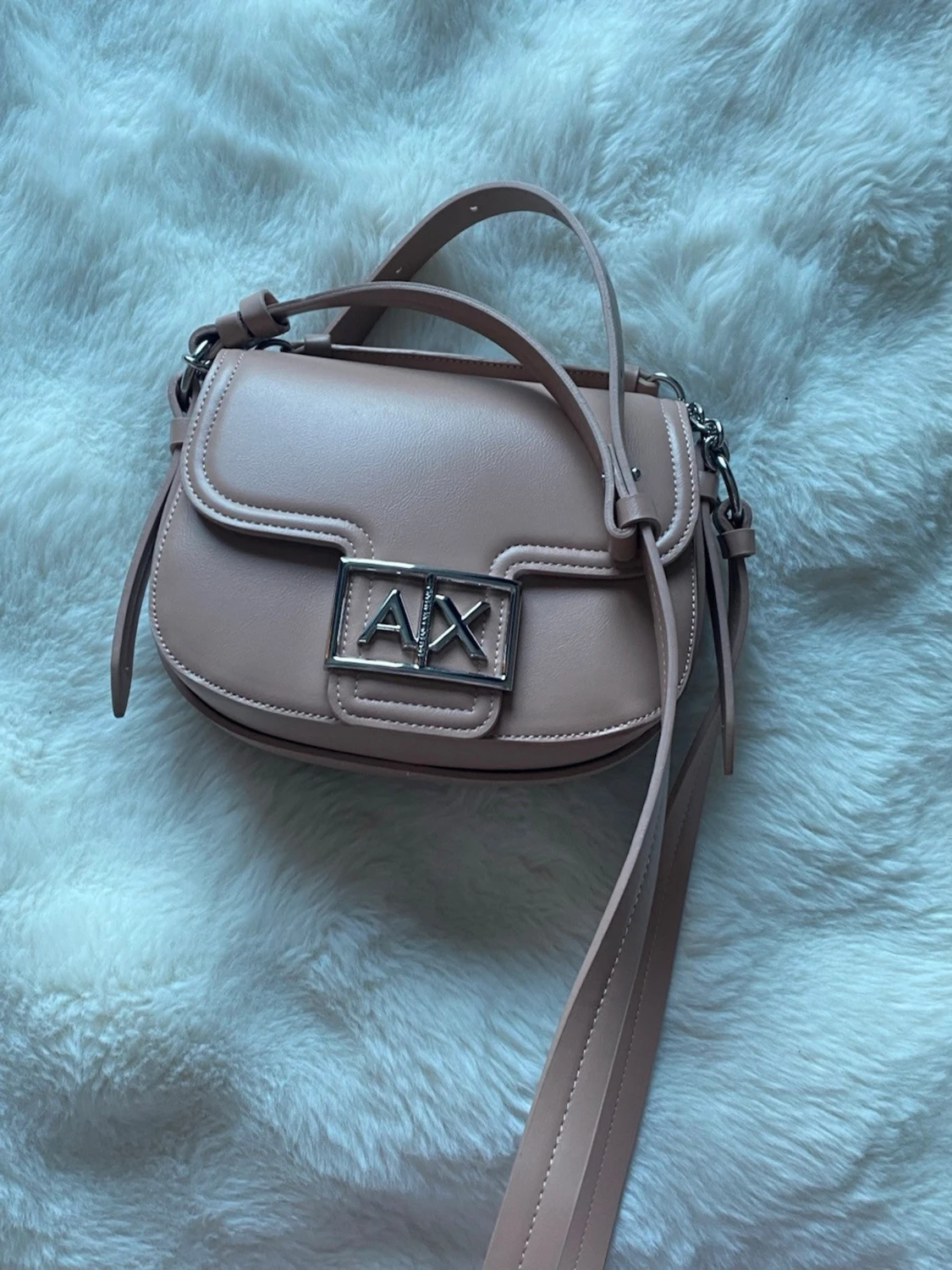 Beige handväska från Armani Exchange