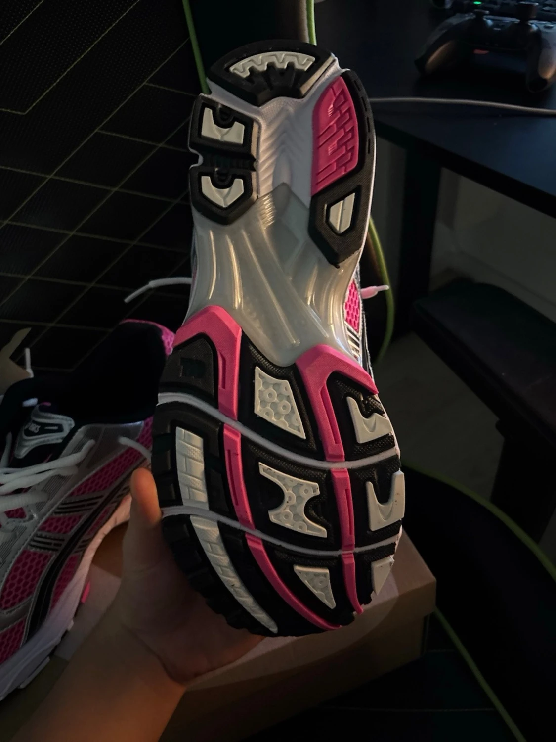 ASICS sneakers i silver och rosa - 3