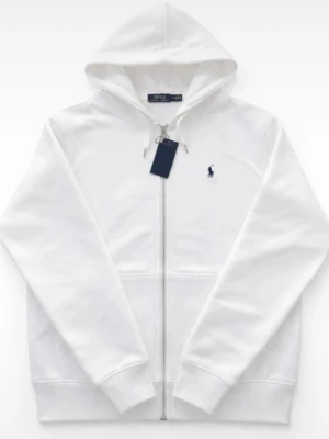  Polo Ralph Lauren hoodie  - Vit Polo Ralph Lauren Hoodie  Stilren vit hoodie i klassisk design ✨ Mjukt och bekvämt material som passar perfekt till vardag 👌 Plagget är aldrig använt och i nyskick 🧥 Enkel att matcha för en clean outfit 💎  🔹 Märke: Polo Ralph Lauren 🔹 Färg: Vit 🔹 Skick: Aldrig använt 🔹 Passform: Klassisk 📦 Snabb leverans 