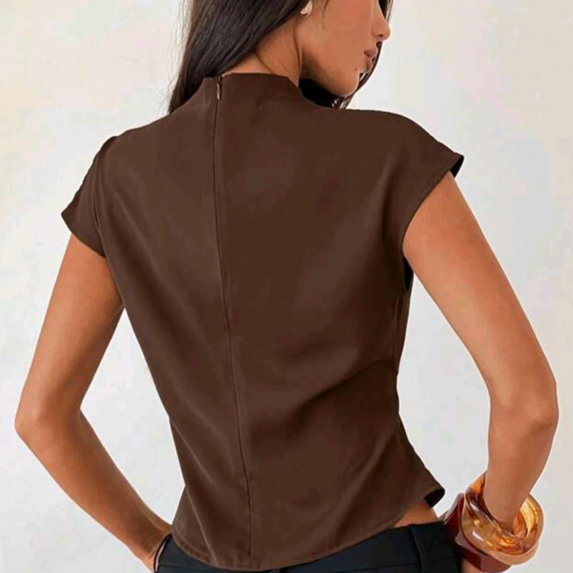 Brun omlottopp med bälte - 2