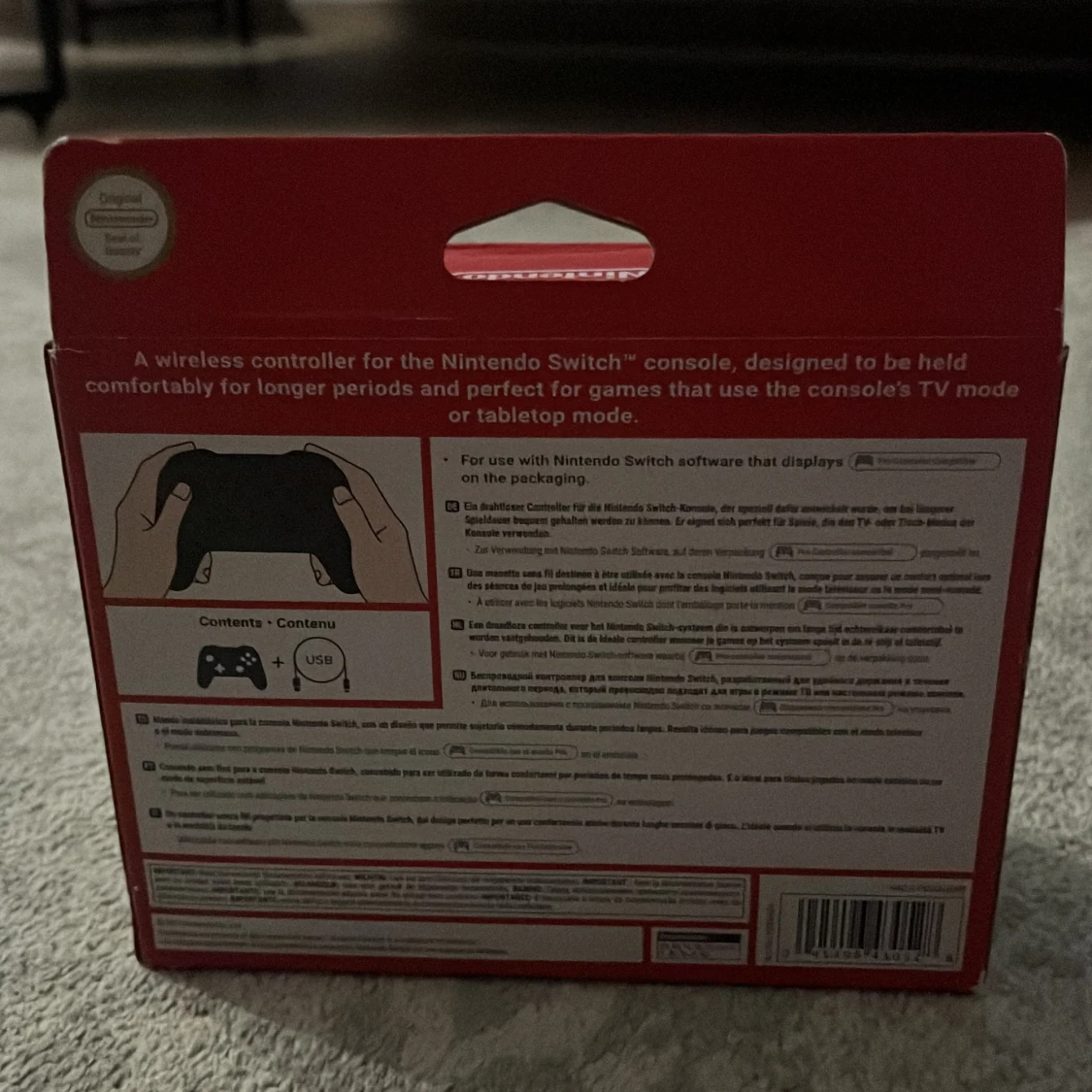 Nintendo Switch Pro Controller - 1