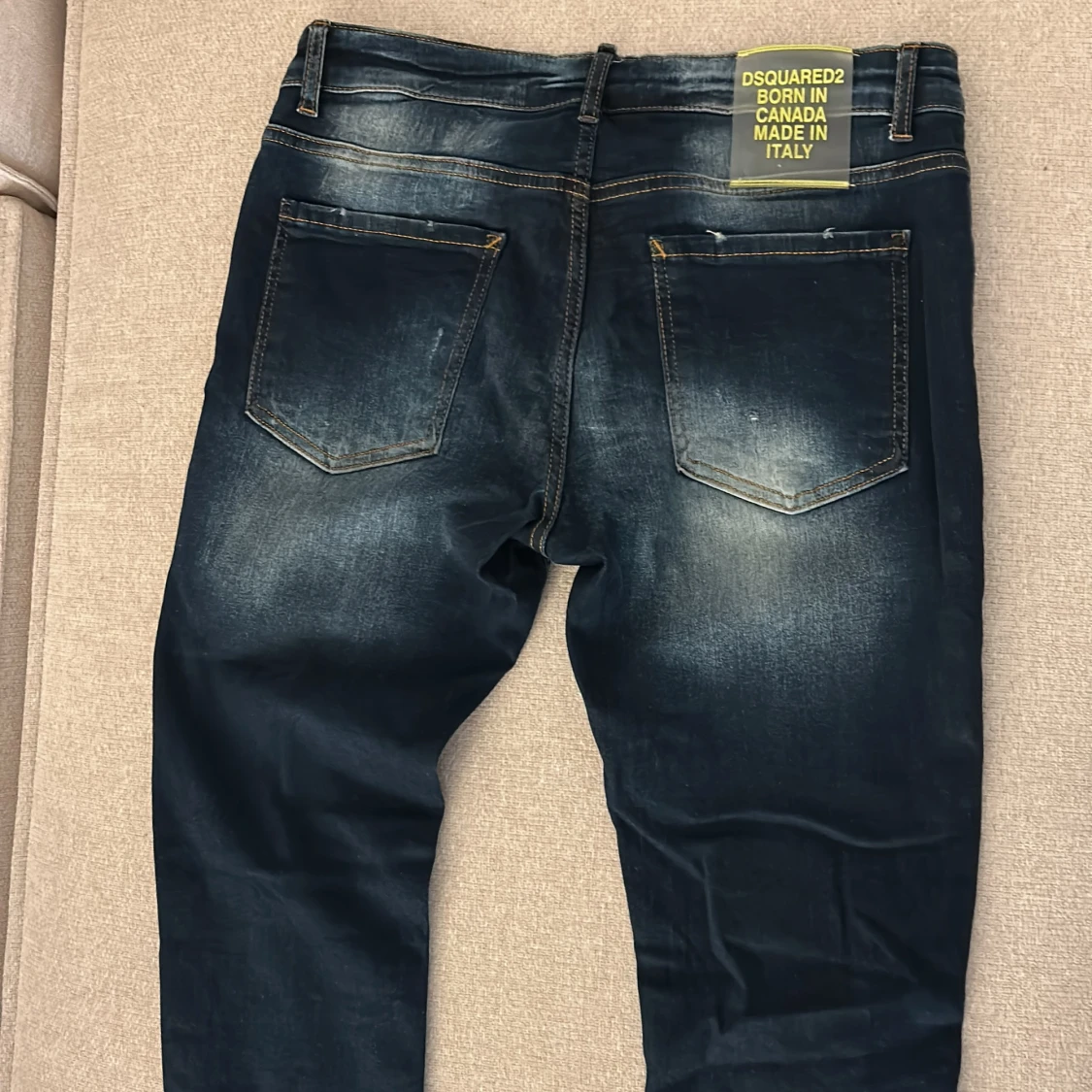 Mörkblå Dsquared2 jeans med stänk - 3