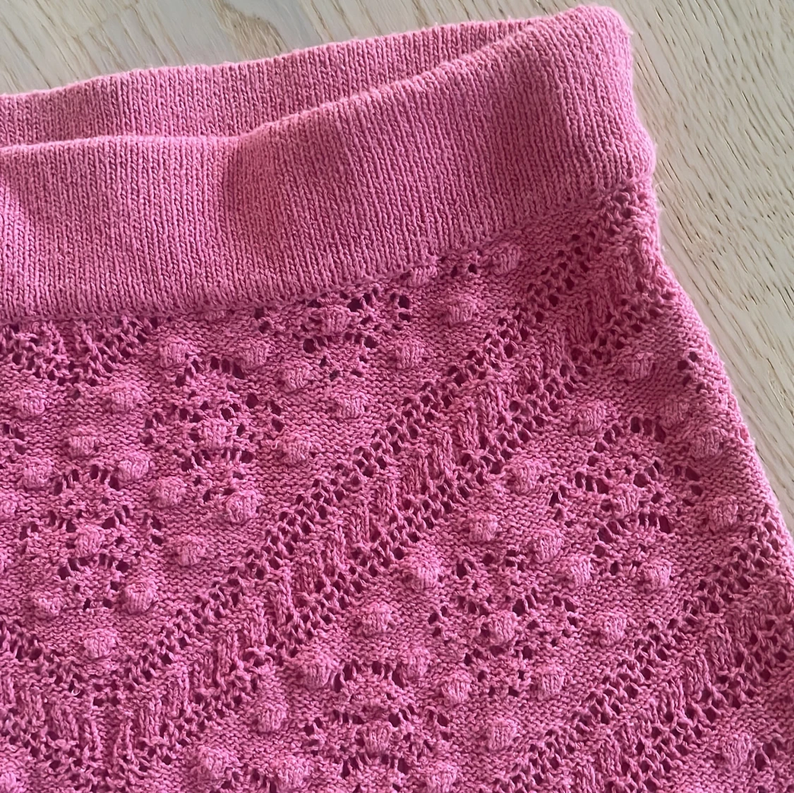 Rosa stickad långkjol från Indiska - 2