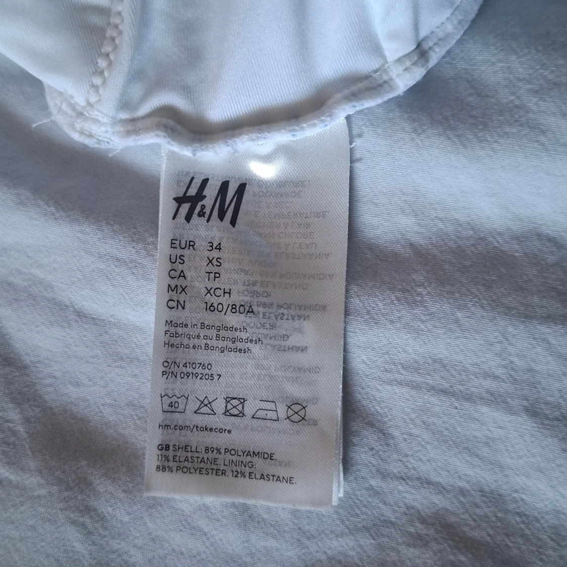 Randig baddräkt med volang från H&M - 2