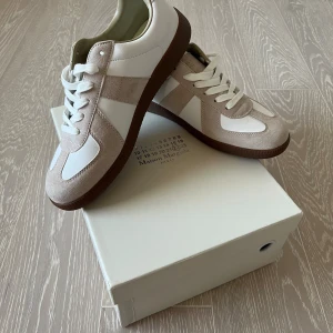 Maison Margiela Skor - Maison Margiela Skor - 43 - Endast testade - Trendiga och fräscha skor - OBS det är 1:1or