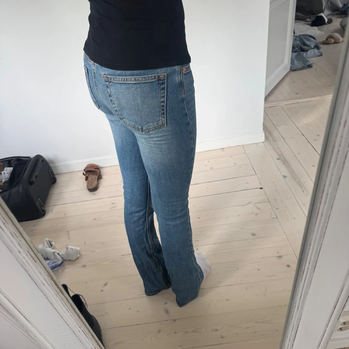 Blå bootcut jeans - 1
