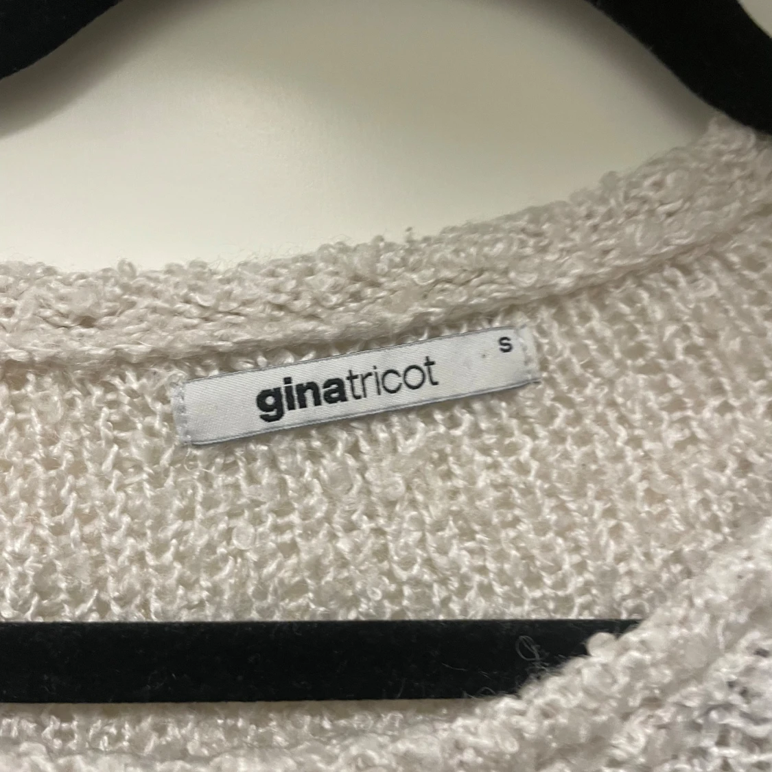 Vit stickad tröja från Gina Tricot - 1