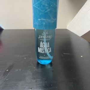 Limited edition sol de janero 🌊 - Limited edition agua mist, luktar svingott och håller doften länge, helt nyskick💓