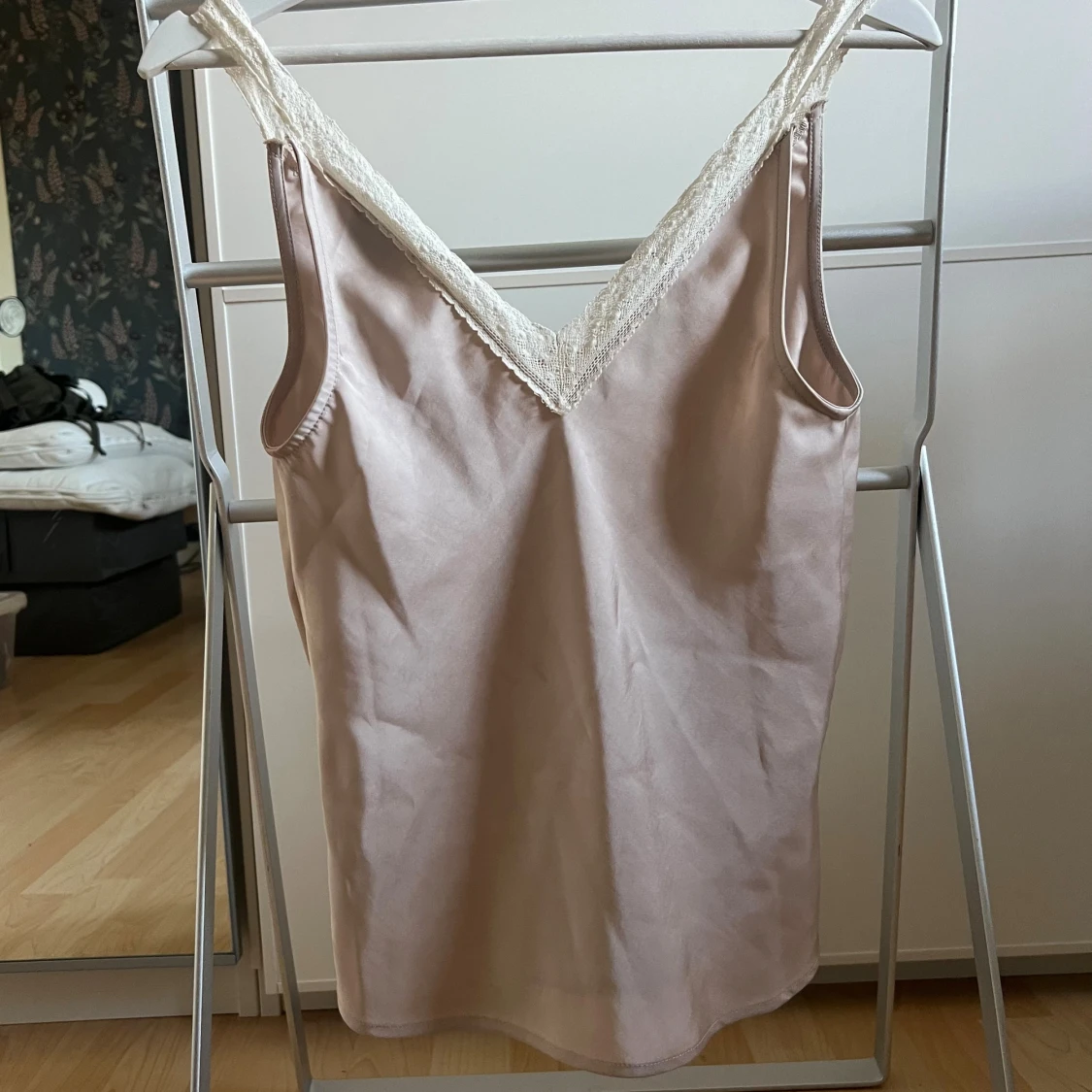 Champagnefärgad linnetopp från Neo Noir - 2