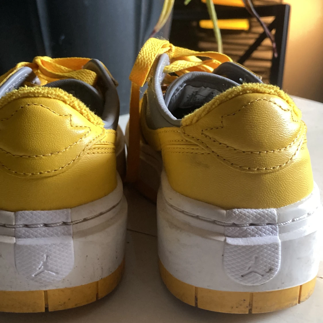 Nike Jordan 1 Low gul och grå - 3