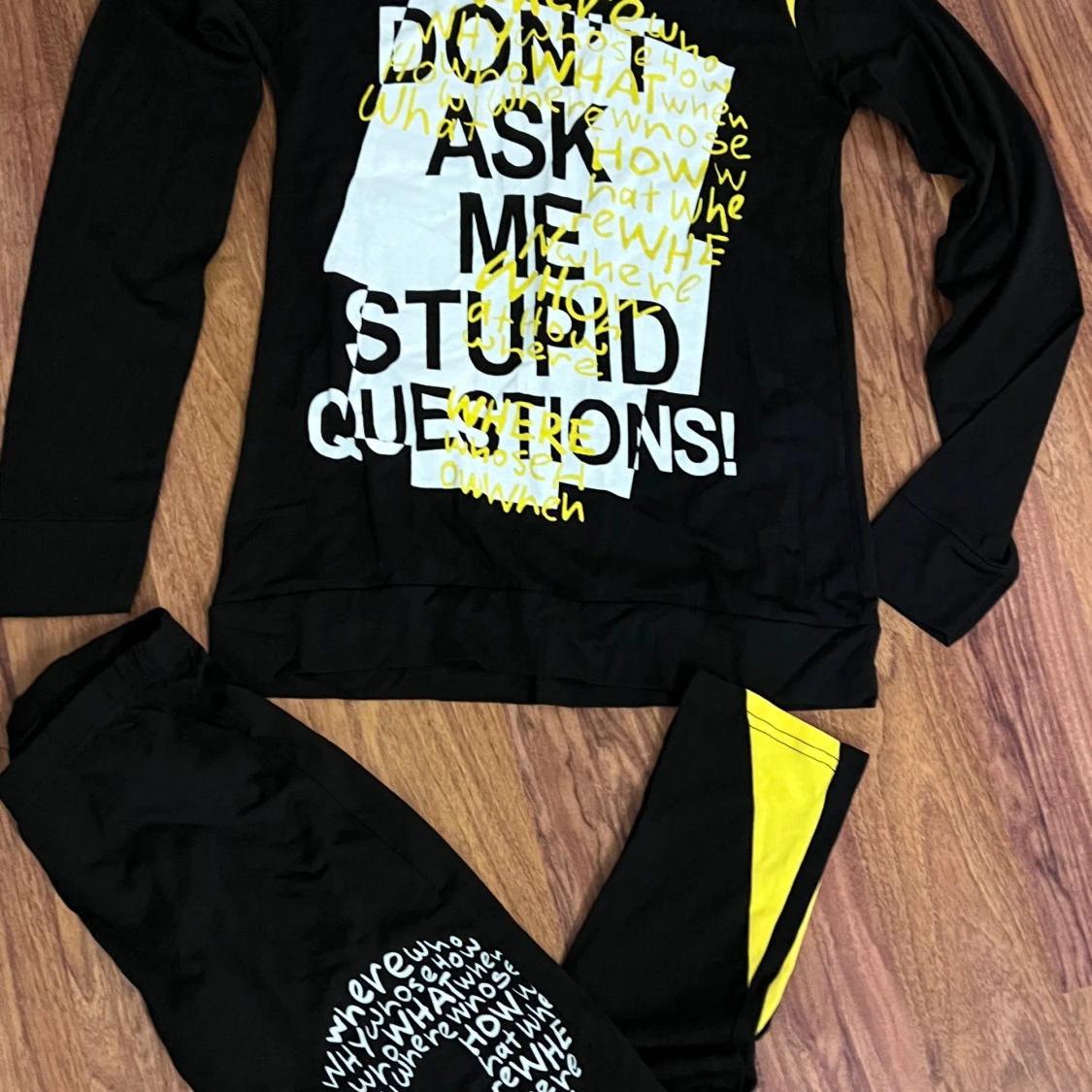 Svart långärmad pyjamas med tryck - 1