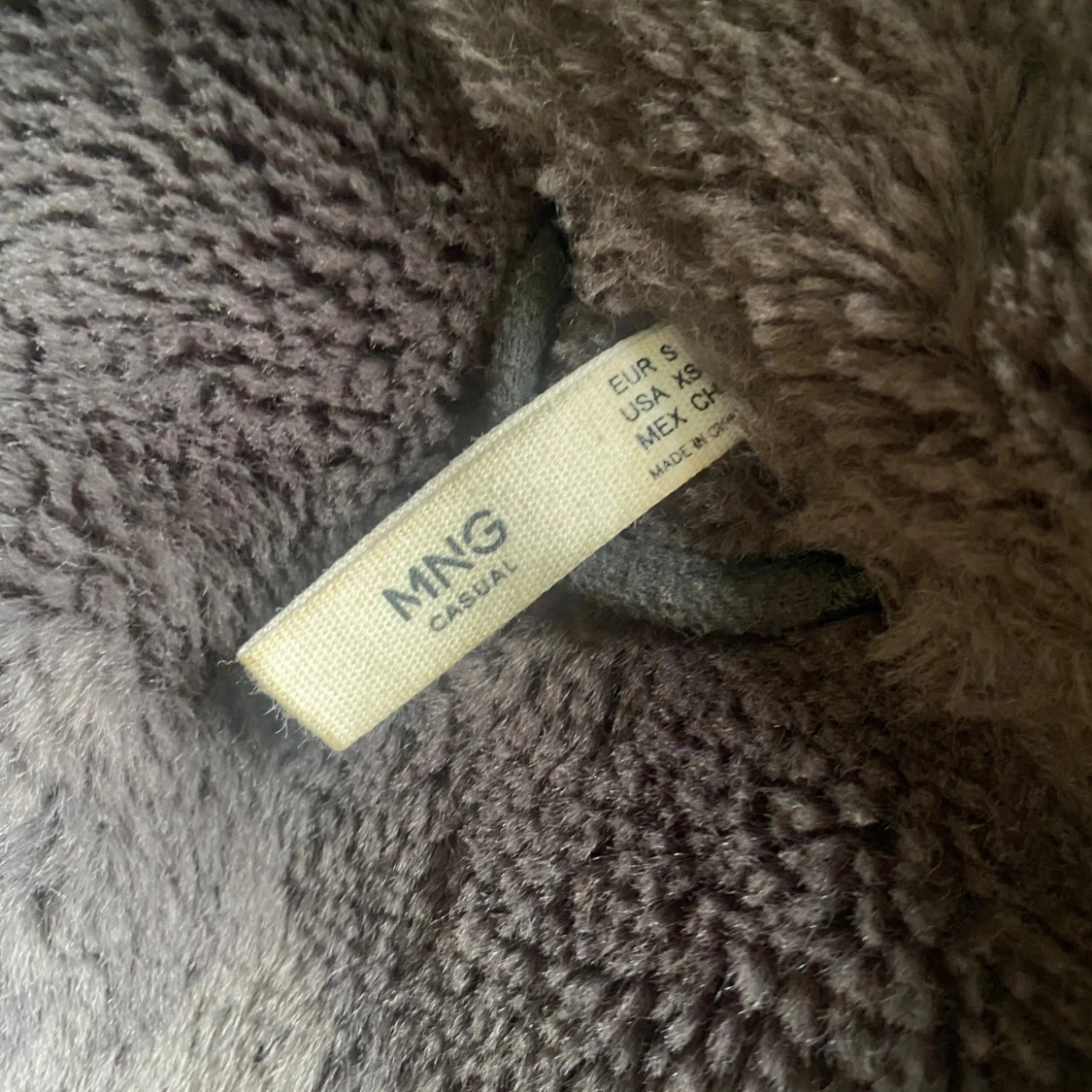 Svart teddyjacka från Mango - 2