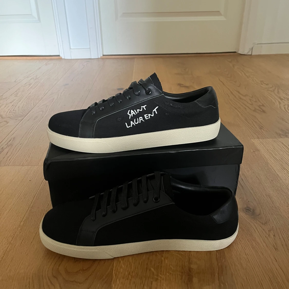 Svarta Saint Laurent sneakers strl 44