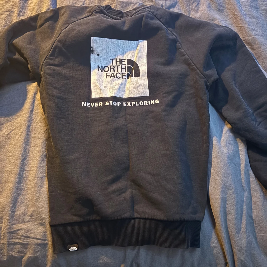 Svart sweatshirt från The North Face - 1