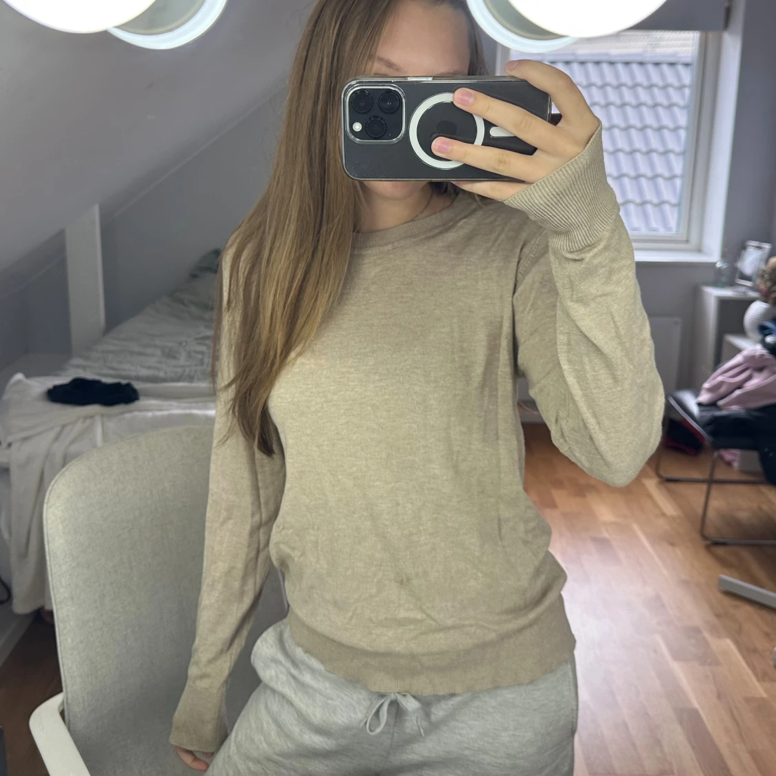 Beige stickad tröja