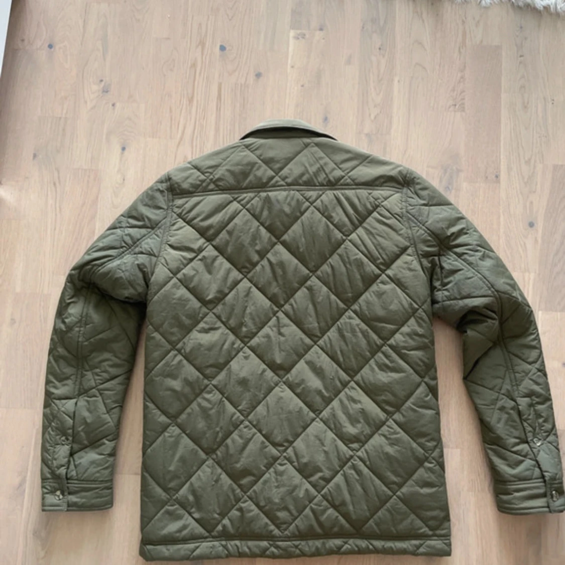 Olivgrön quiltad jacka Reserved S - 1