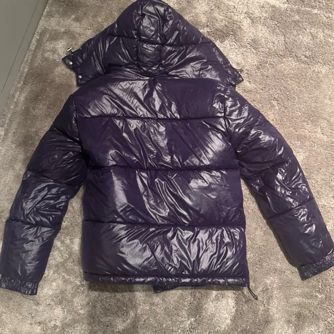 Mörkblå Moncler pufferjacka Storlek M - 2