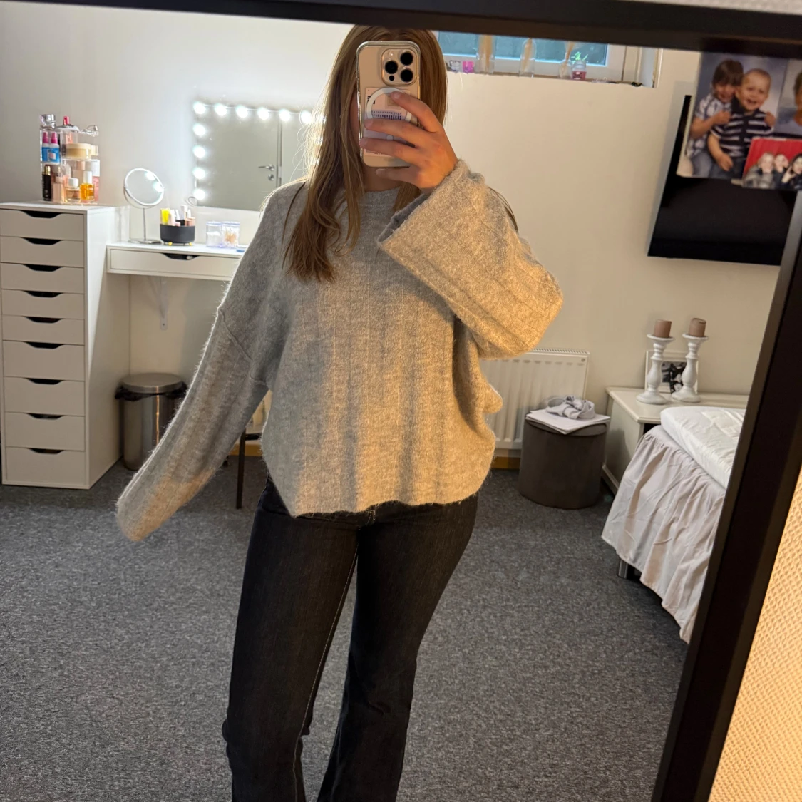 Ljusgrå stickad oversized tröja