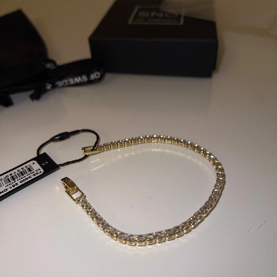 Guldigt armband från SNÖ of Sweden - 4