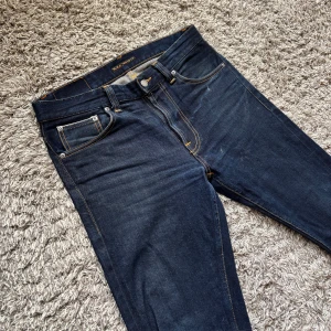 Nudie selvedge jeans - Säljer dessa riktigt feta Nudie selvedge jeansen!⭐️SKICK : 9,5/10!🙌Storlek W31/L32!🤝Hör gärna av er om ni har funderingar!👍