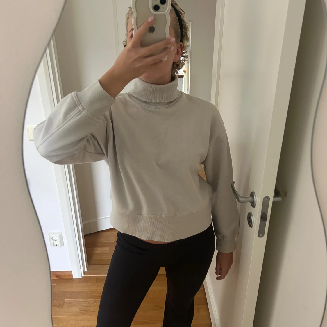 Ljusgrå polotröja från Zara