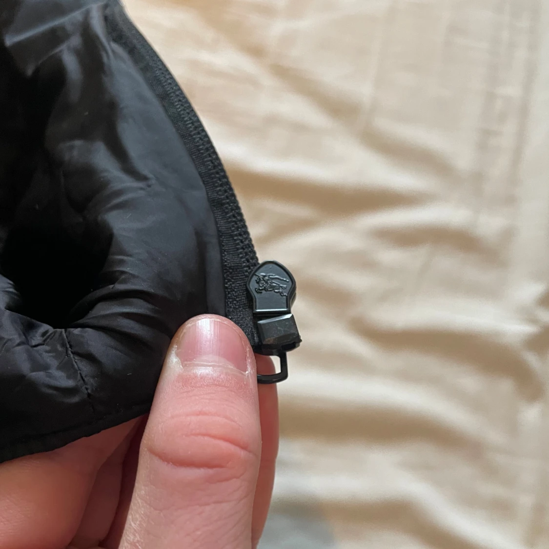 Svart pufferjacka från Burberry/bb storlek S / P - 3