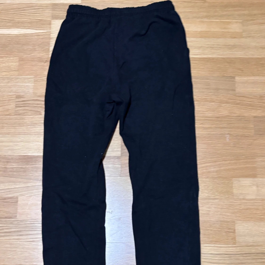 Svarta mjukisbyxor från Kappahl - 1